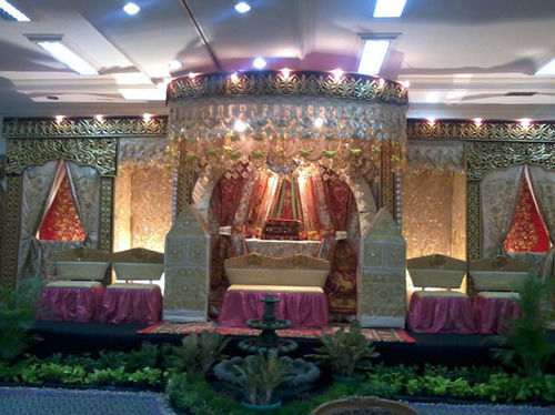Puri Jaya Hotel *